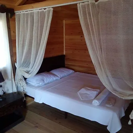 Feslegenbuku Ahsap Evler Hotell