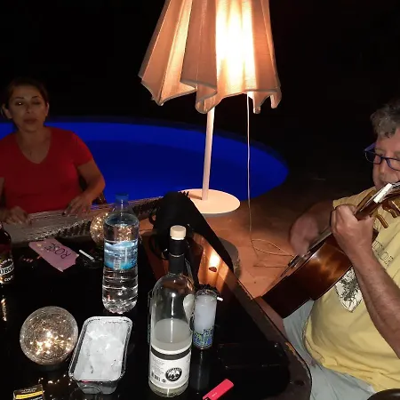 Otel Feslegenbuku Ahsap Evler Bozalan
